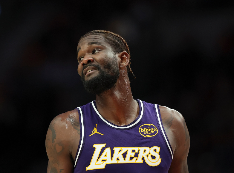 2026世界杯官网-湖人104-112快船遭4坏消息！艾顿又崩，雷迪克+2主力引绝望！